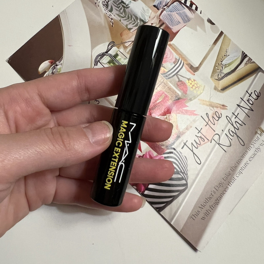 MAC MAGIC EXTENSION Mascara In EXTENSIVE BLACK Travel Size 0.1 Oz /3 ml NWOB